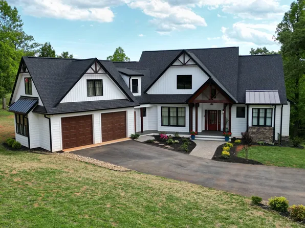 479 Constitution Blvd, Wirtz, VA 24184