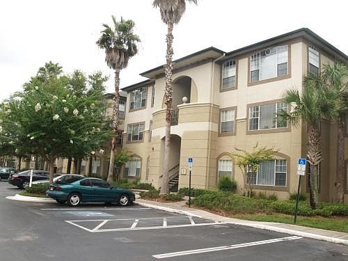 3rd image of 17110 Carrington Park Dr APT 823