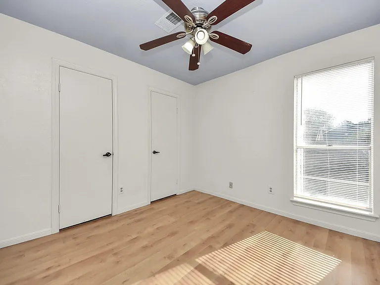15614 Barbarossa Dr — Photo 22