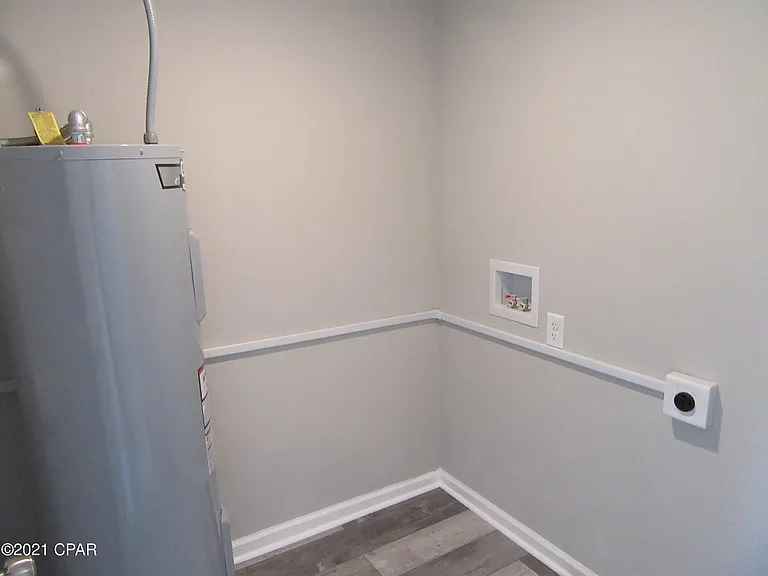9809 Clarence St — Photo 13