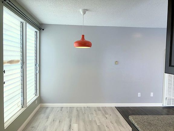 3rd image of 1681 College View Dr APT 1