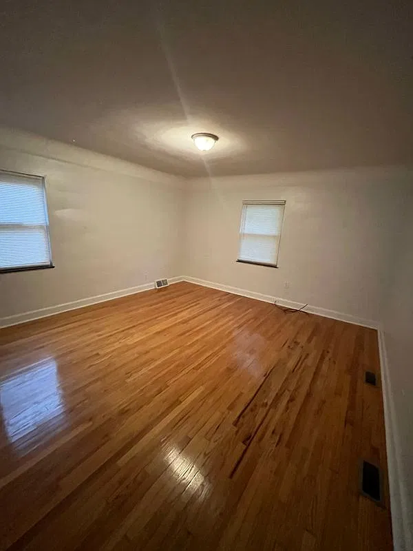 2 bed, 1.5 bath, 1470 sqft, $1,050 — Photo 2