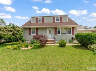 46 Piersoll Rd, Old Bridge, NJ 08857