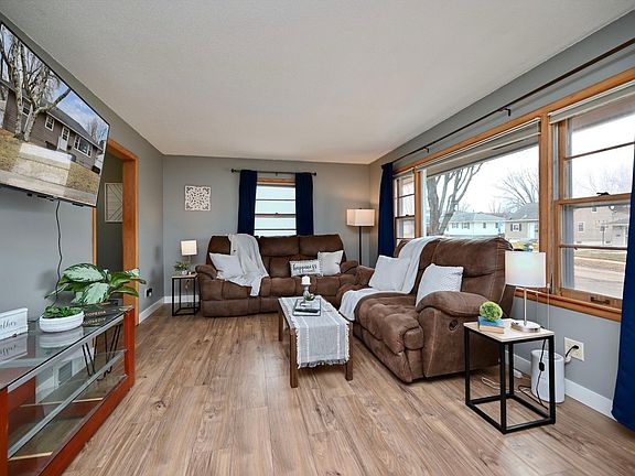 3rd image of 1823 18th St NW