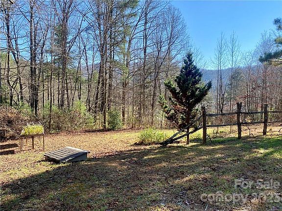 4th image of 296 Rock Haven Ln