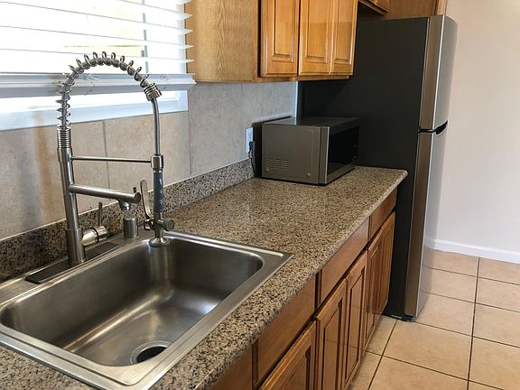 3rd image of 908 Corbett Ave APT 2