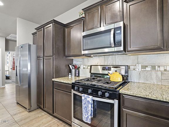 3rd image of 524 Delancey St