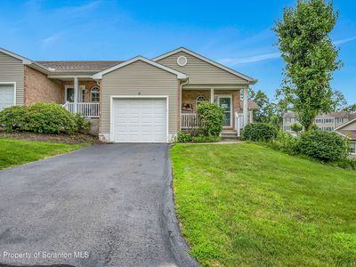 8 Parkland Dr, South Abington Township, PA, 18411