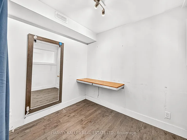 160 Lansdowne Ave #1 — Photo 12