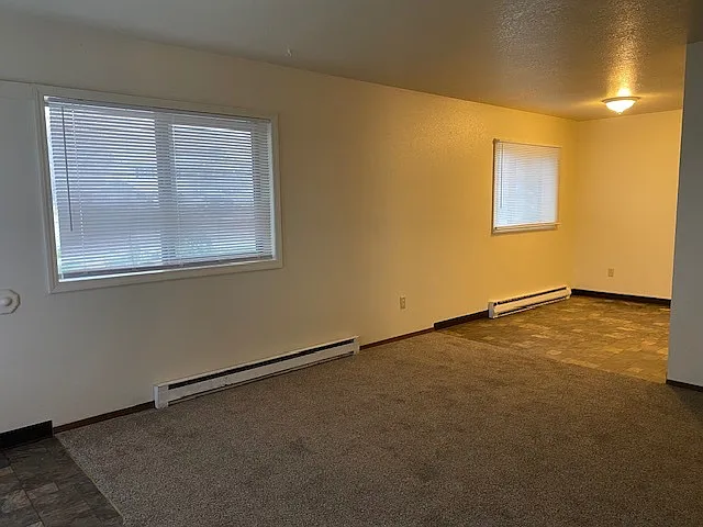 3 bed, 2.0 bath, $1,400 — Photo 4
