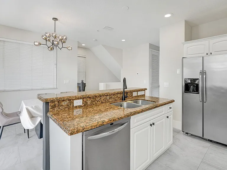 3600 NW 5th Ter — Photo 14