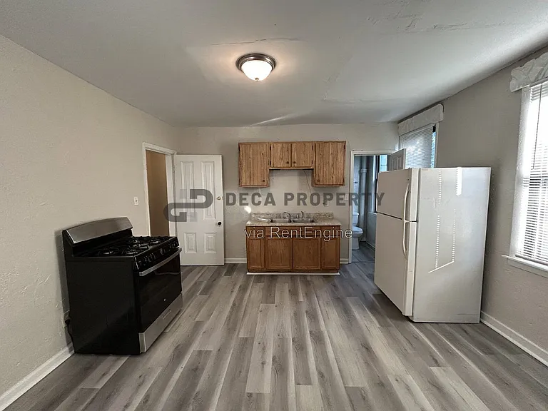 205 Schirmer St #2F — Photo 4