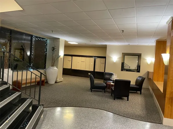 100 Clinton Avenue #3-0, Mineola, NY 11501