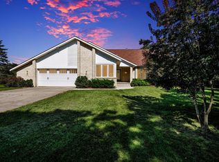 1547 Corkwood Trl, Williamston, MI 48895