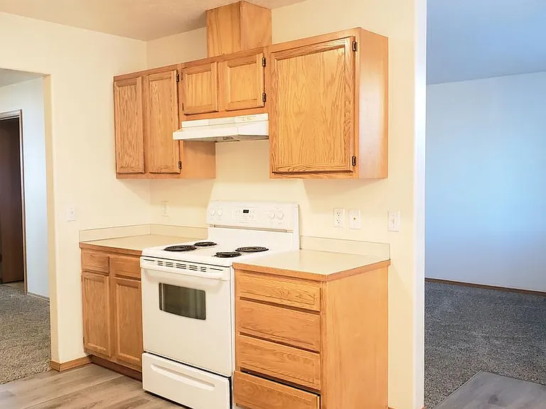 1105 N Western Ave — Photo 5