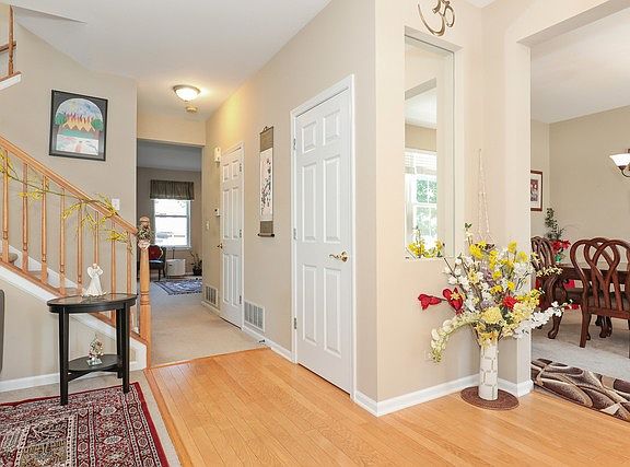 3rd image of 723 Woodewind Dr