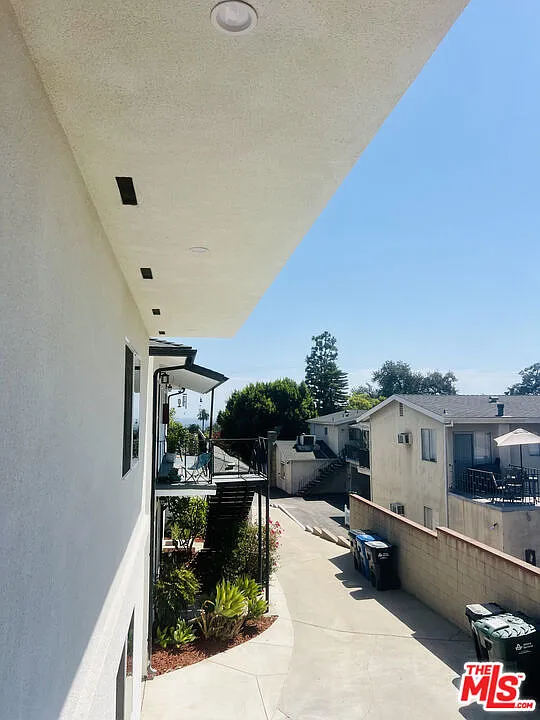 285 W Montecito Ave #F