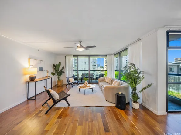 1015 Wilder Ave APT 305, Honolulu, HI 96822