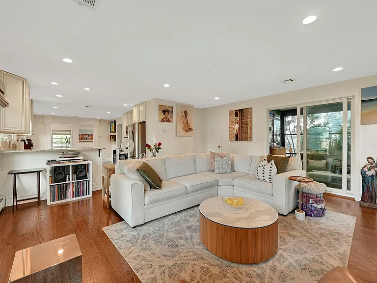 81 Riverview Ave — Photo 13