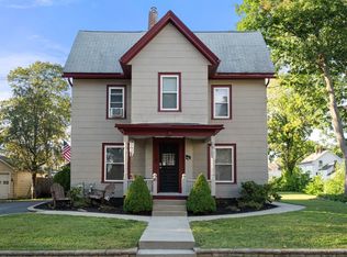 43 Pleasant St, Hudson, MA 01749