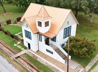 201 Combs Ave, Cotter, AR 72626