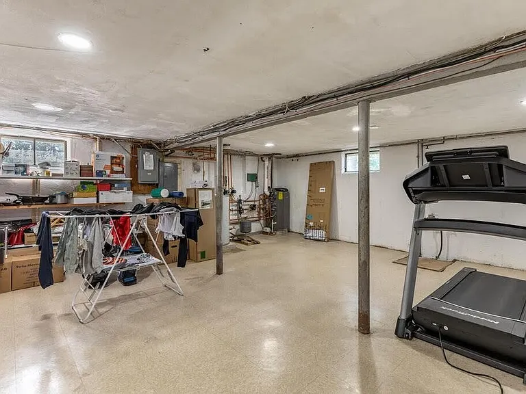 15 Winchester Dr — Photo 32