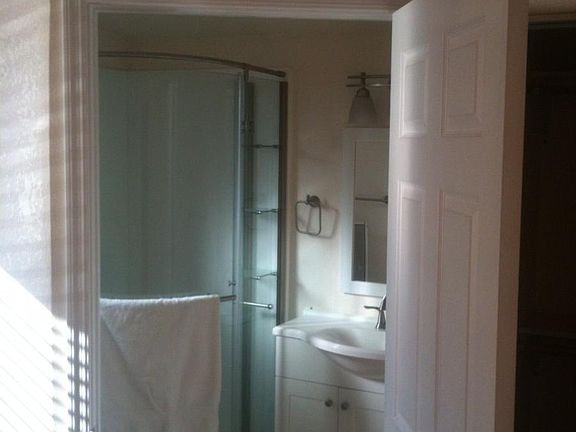 BathShowerWithVanity