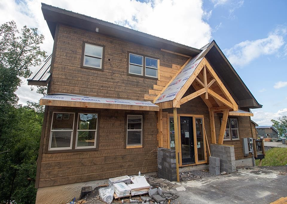 2nd image of 1374 Haven Ln