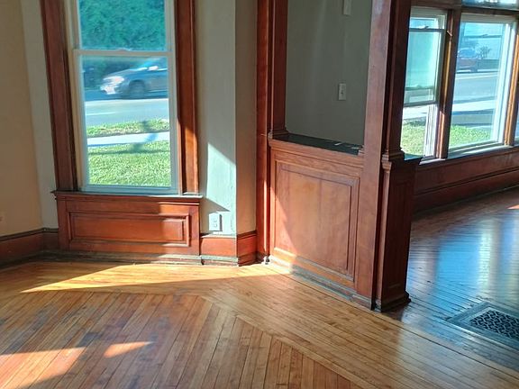 5th image of 1624 W Genesee St APT 2