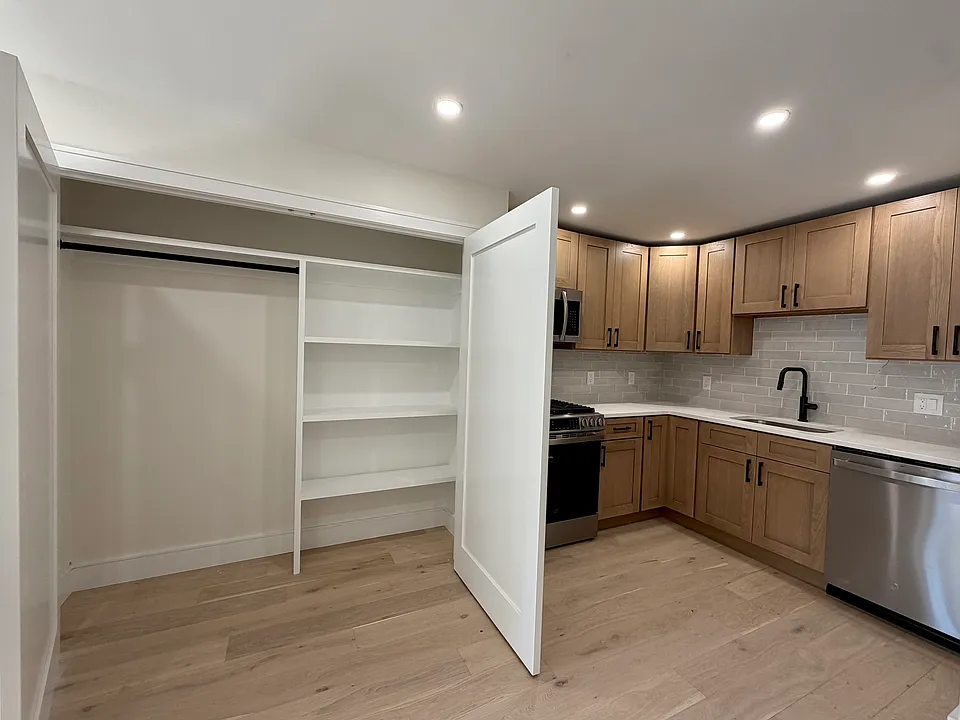 96 Miller Ave #12