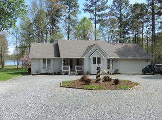 49 Old Blacksmith Rd, Bracey, VA 23919
