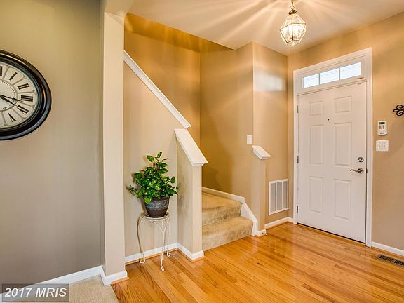 5th image of 28 Manorwood Dr