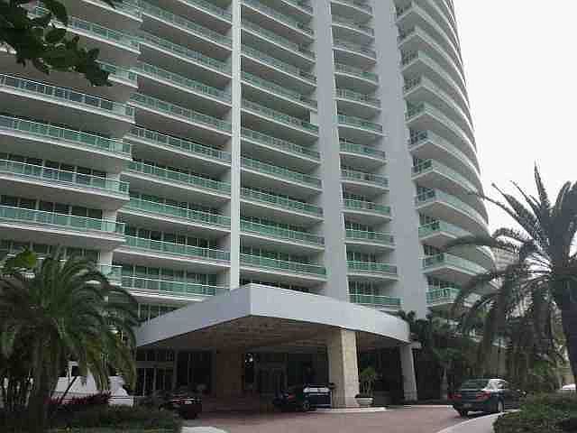 1st image of 19955 NE 38th Ct APT 1006