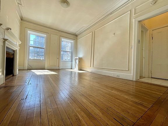 3rd image of 157 W 72nd St APT 5F
