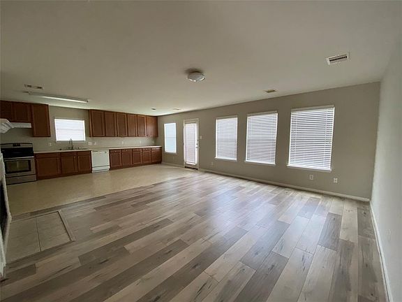 2nd image of 2403 Gable Hollow Ln