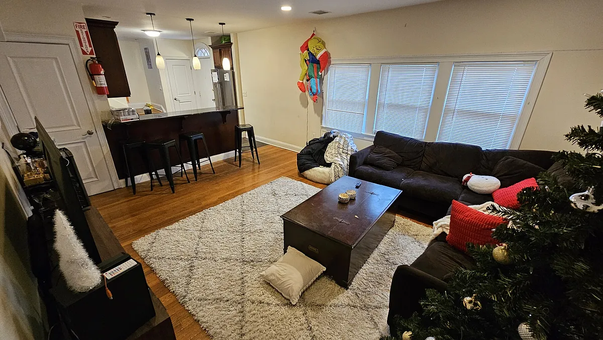 Building Photo - 44 Greycliff Rd #1X