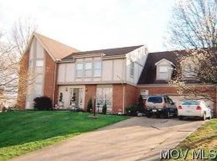 122 Canterbury Dr, Parkersburg, WV 26104