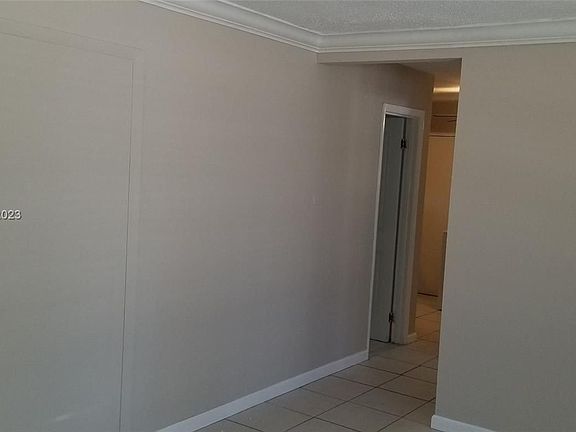 5th image of 299 SE 12th Ave Unit B1
