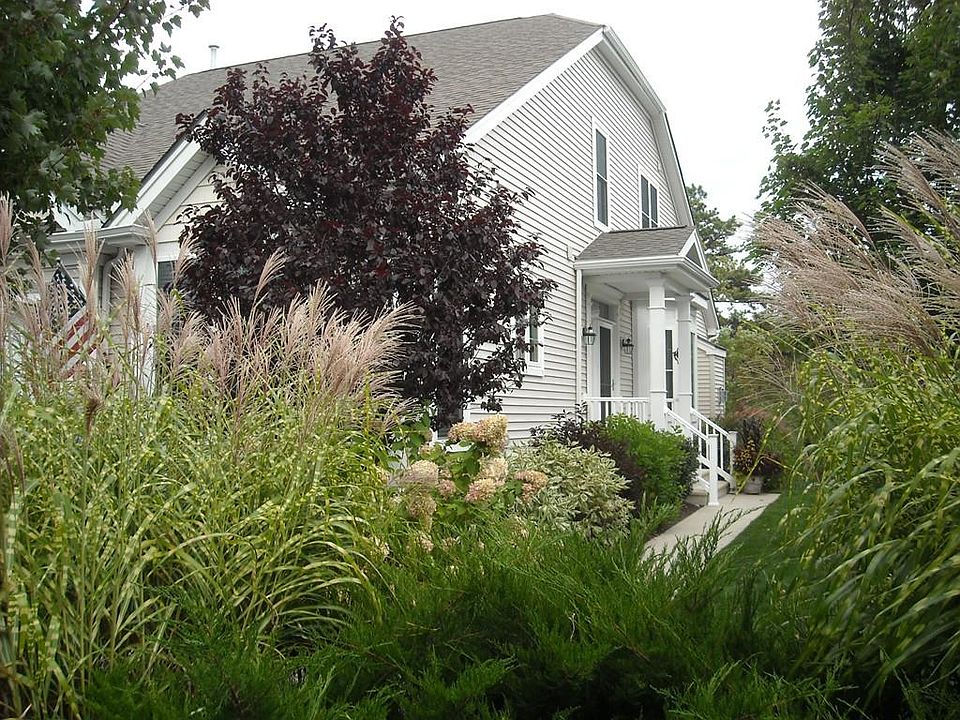 1st image of 10 Picket Fence