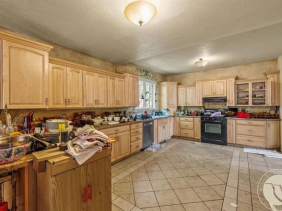 3rd image of 337 N 5th St