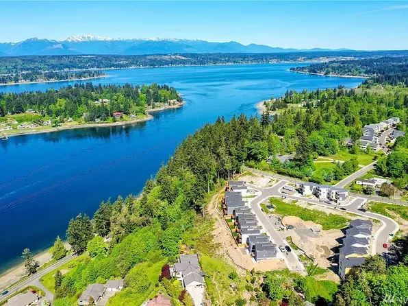 3367 Amak Ln, Bremerton, WA 98310