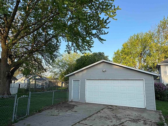 5th image of 403 6th St