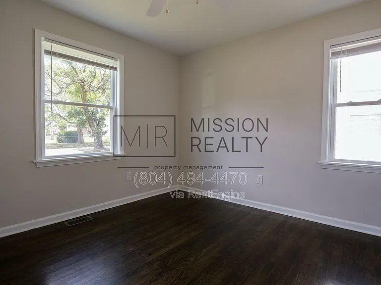 5205 Scott St — Photo 15