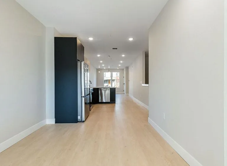 660 Brooklyn St #1 — Photo 5