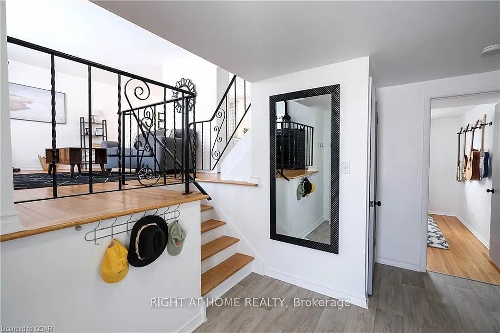 4 bed, $2,650 — Photo 2