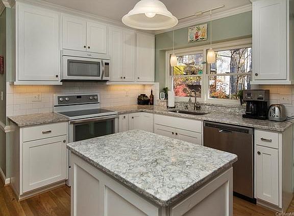 3rd image of 8407 Summerfield Ln