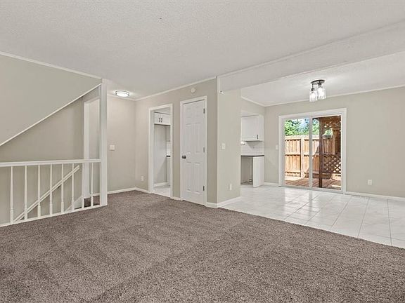 3rd image of 2824 Eaton St