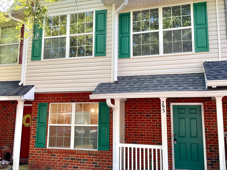 293 Swaying Pine Ct