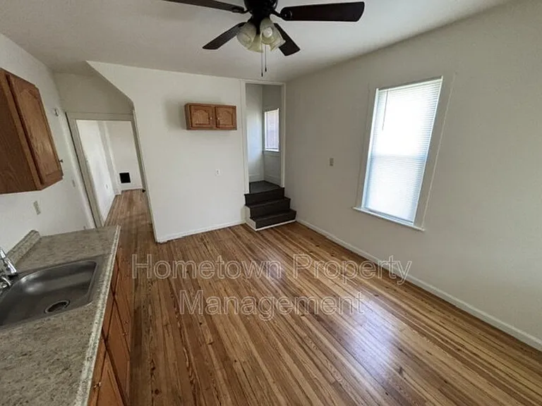 1135 E Chestnut St — Photo 10