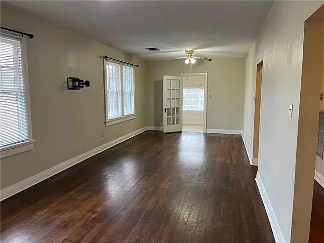 700 Florida Blvd — Photo 4